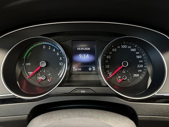 Volkswagen Passat 20 of 30