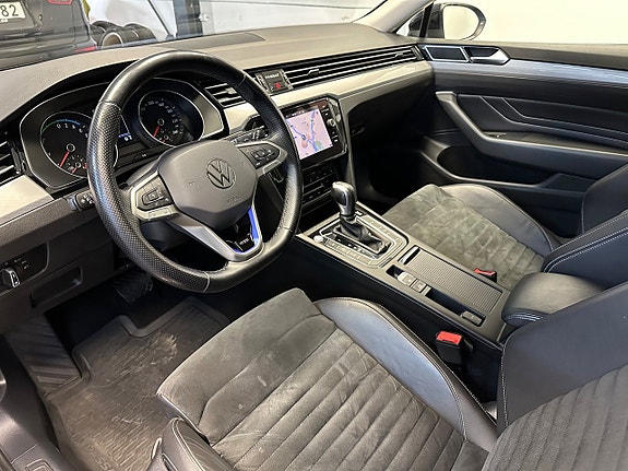 Volkswagen Passat 11 of 30