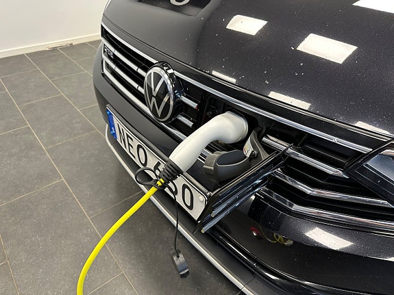 Volkswagen Passat 28 of 30