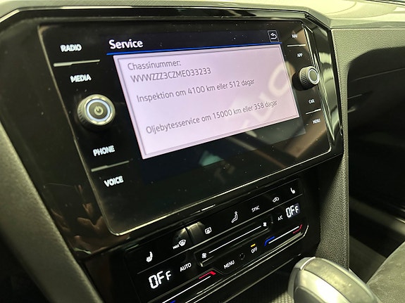 Volkswagen Passat 27 of 30