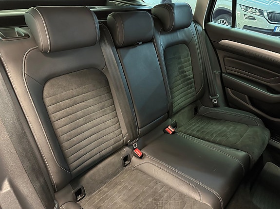 Volkswagen Passat 18 of 30