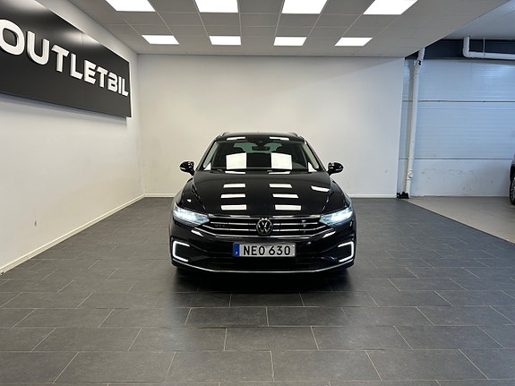 Volkswagen Passat 5 of 30