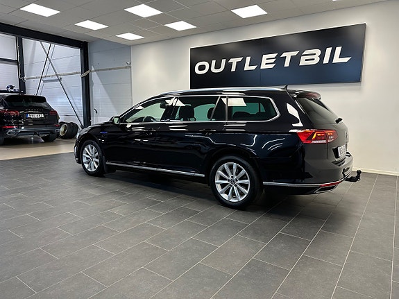 Volkswagen Passat 4 of 30