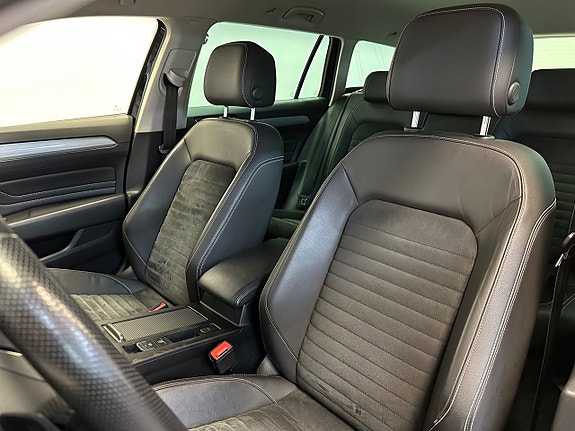 Volkswagen Passat 13 of 30