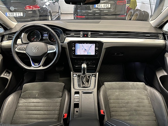 Volkswagen Passat 10 of 30
