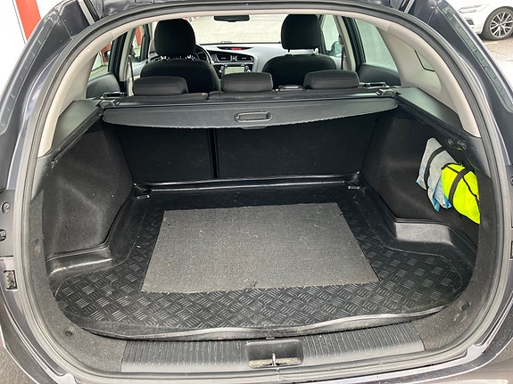 Kia Ceed 4 of 8