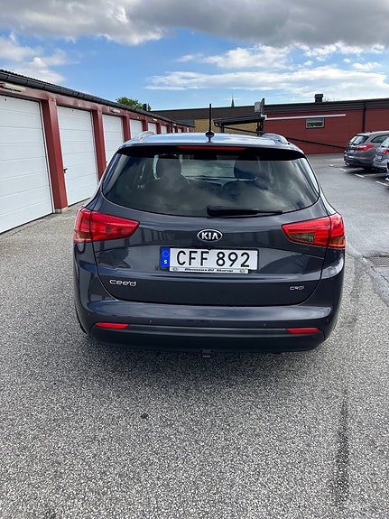 Kia Ceed 3 of 8
