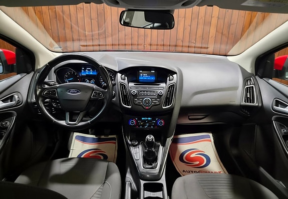 Ford Focus 9 of 15