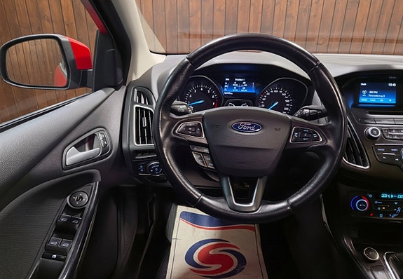Ford Focus 10 of 15
