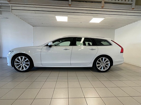 Volvo V90 2 of 7