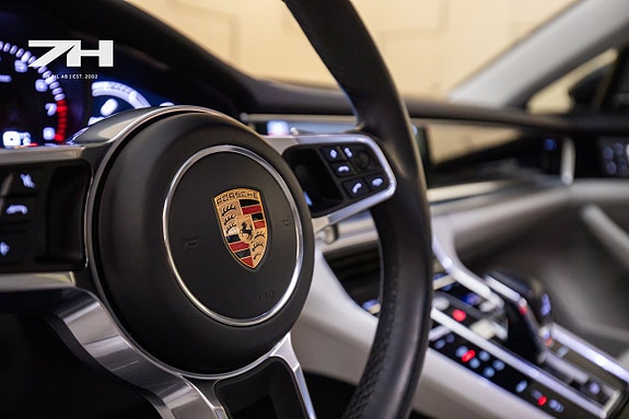 Porsche Panamera 4 11 of 24