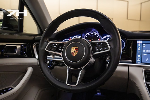 Porsche Panamera 4 12 of 24