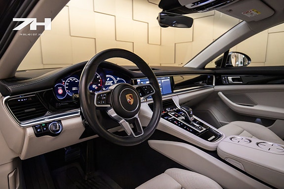 Porsche Panamera 4 9 of 24