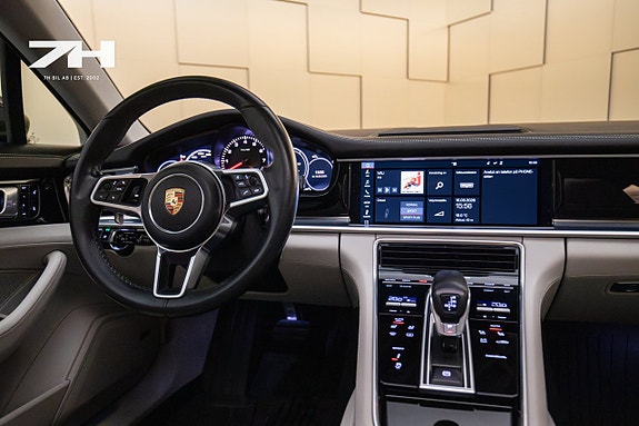 Porsche Panamera 4 14 of 24