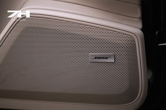 Porsche Panamera 4 10 of 24
