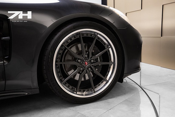 Porsche Panamera 4 24 of 24