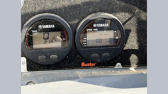 Buster LX med Yamaha 60hk - 2015  Låga Timmar 14 of 15
