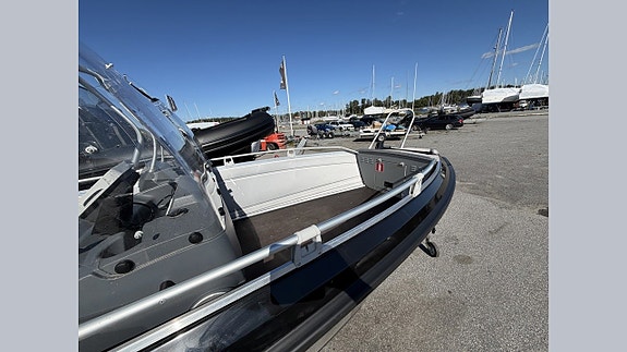 Buster LX med Yamaha 60hk - 2015  Låga Timmar 8 of 15
