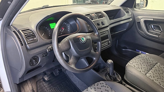 Skoda Škoda Roomster Praktik 1.6 TDI Manuell, 90hk, 2011 9 of 15