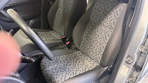 Skoda Škoda Roomster Praktik 1.6 TDI Manuell, 90hk, 2011 11 of 15
