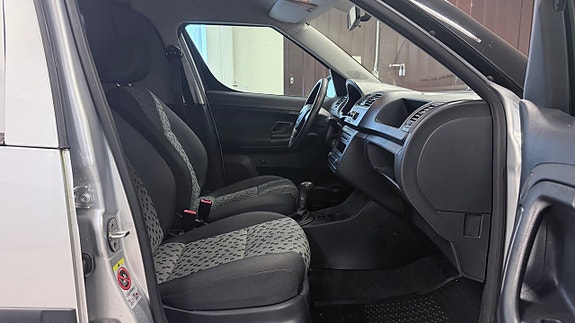 Skoda Škoda Roomster Praktik 1.6 TDI Manuell, 90hk, 2011 13 of 15