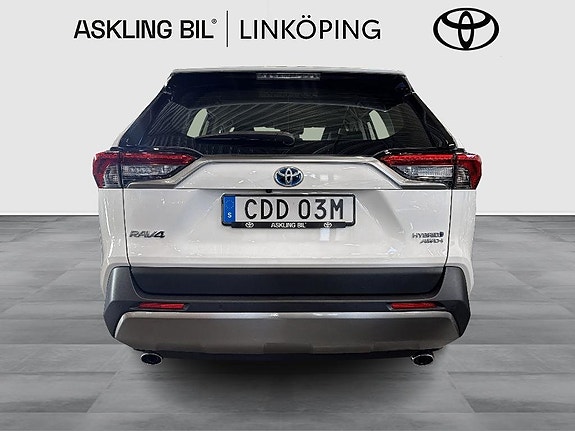Toyota RAV4 5 of 14