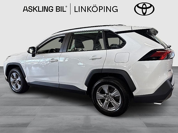 Toyota RAV4 4 of 14