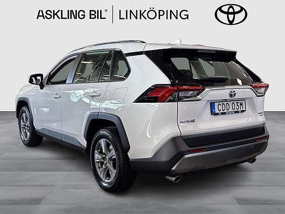Toyota RAV4 3 of 14