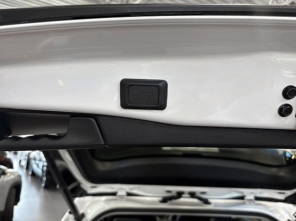 Toyota RAV4 12 of 14