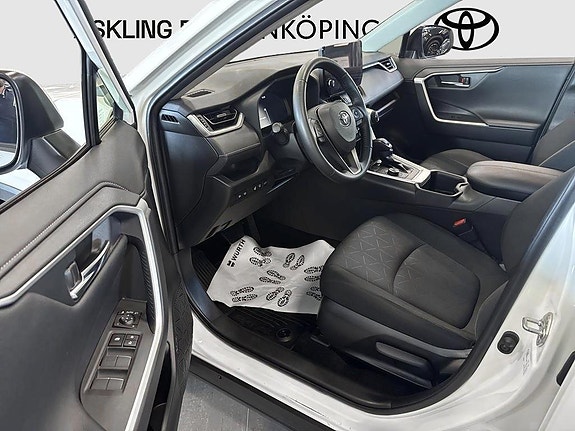 Toyota RAV4 13 of 14