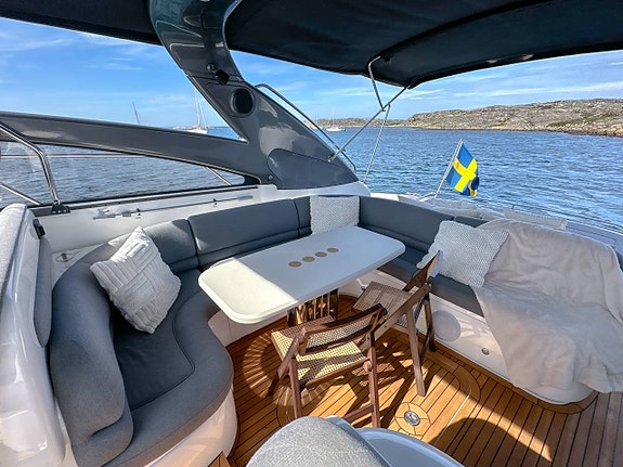 Princess V50 | Volvo Penta D12 8 of 12