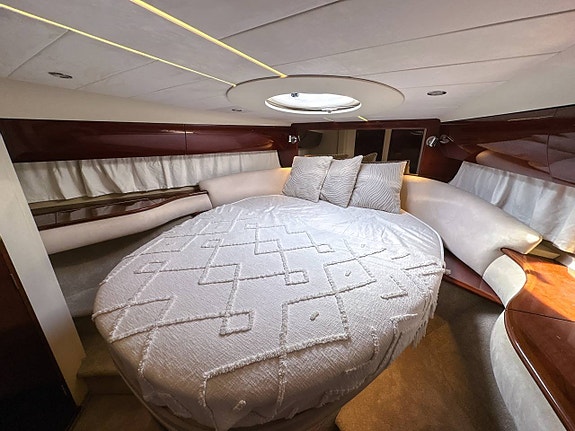 Princess V50 | Volvo Penta D12 11 of 12