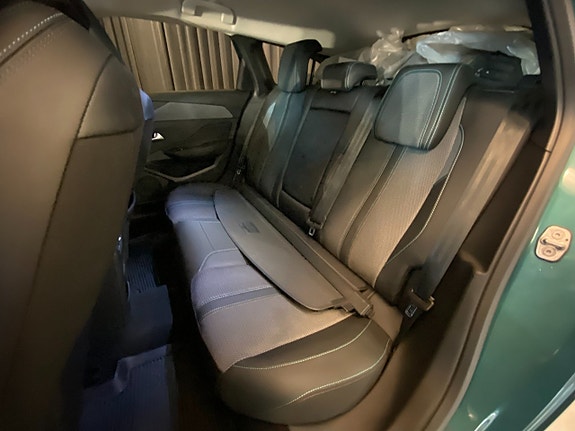 Peugeot 308 SW 8 of 30