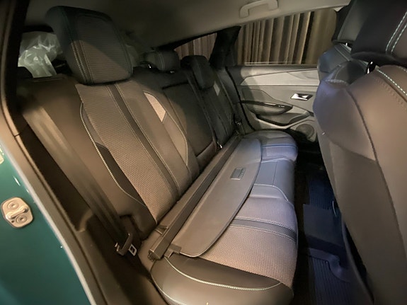 Peugeot 308 SW 10 of 30