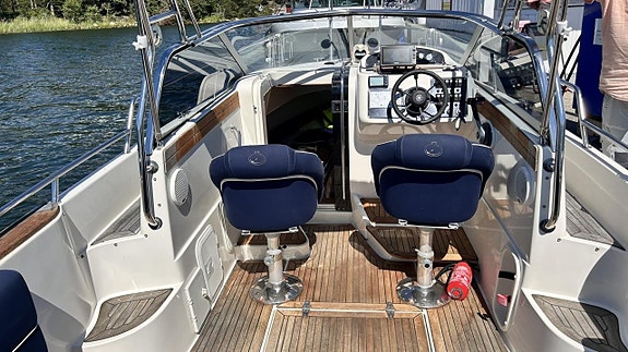 Aquador 23 WA, Mercruiser 5,0 MPI - 2005. HÖSTREA! 17 of 24