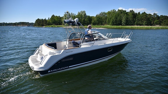 Aquador 23 WA, Mercruiser 5,0 MPI - 2005. HÖSTREA! 21 of 24