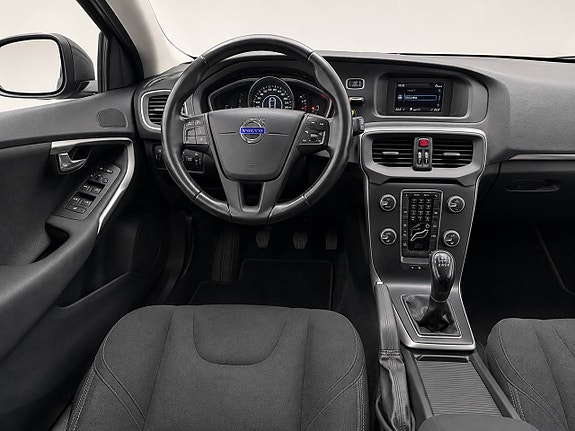 Volvo V40 13 of 15