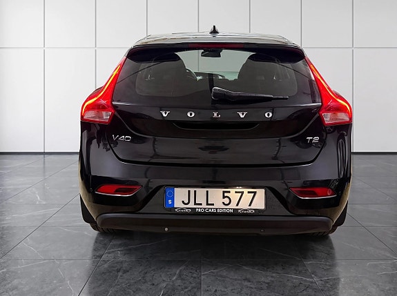 Volvo V40 5 of 15