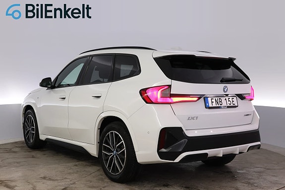 BMW iX1 6 of 30