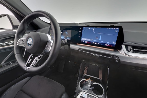 BMW iX1 15 of 30
