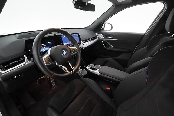 BMW iX1 13 of 30