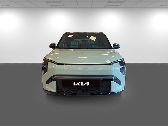 Kia EV3 2 of 14