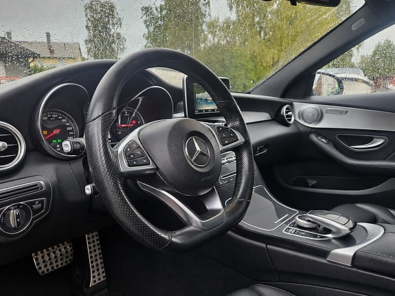 Mercedes-Benz C220 3 of 3