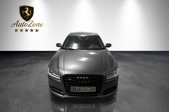 Audi A8 8 of 21