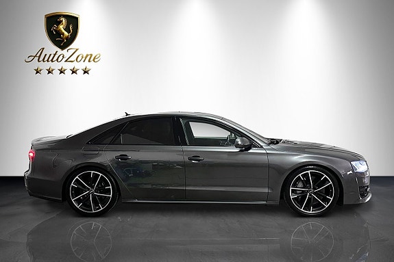 Audi A8 7 of 21