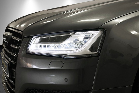 Audi A8 6 of 21