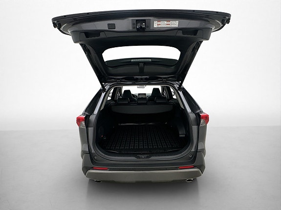 Toyota RAV4 8 of 30