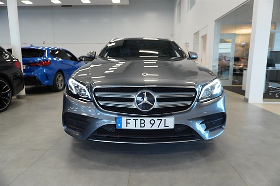 Mercedes-Benz E200 6 of 14