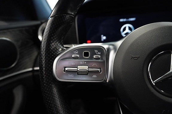 Mercedes-Benz E200 9 of 14