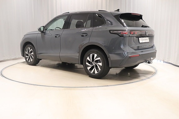 Volkswagen Tiguan 6 of 14